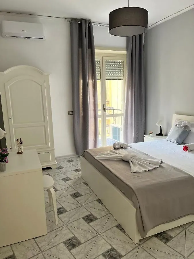 Apartment We' Home Naples Italy